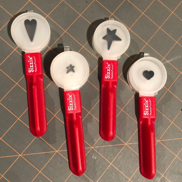 4. Sizzix Paddle Punch Positionable hand Punch dies - Picture 2 of 15